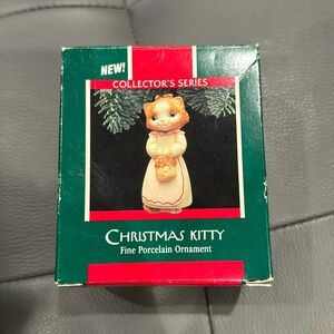 Hallmark Keepsake Ornament‎ 1989 "Christmas Kitty" with box.